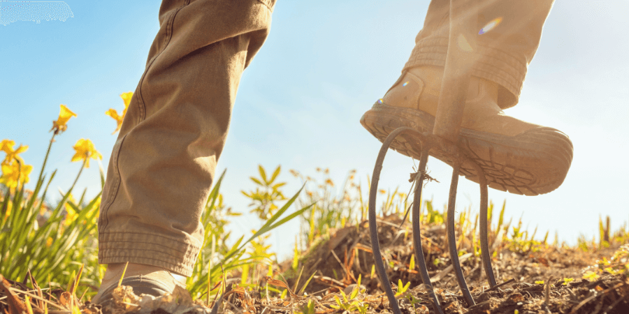 best garden digging fork thumb